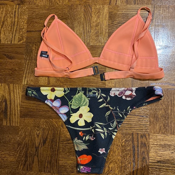 TRIANGL Bikini - Picture 2 of 2